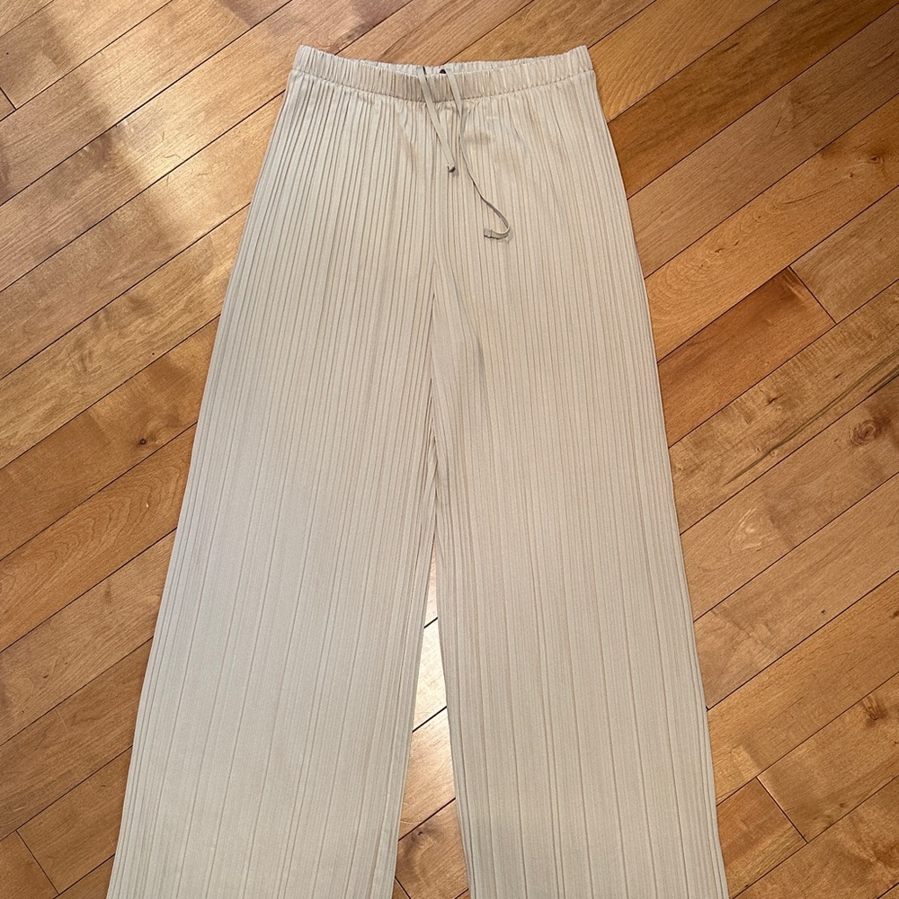 Uniqlo Plisse Beige Pleated Wide-Leg Pants